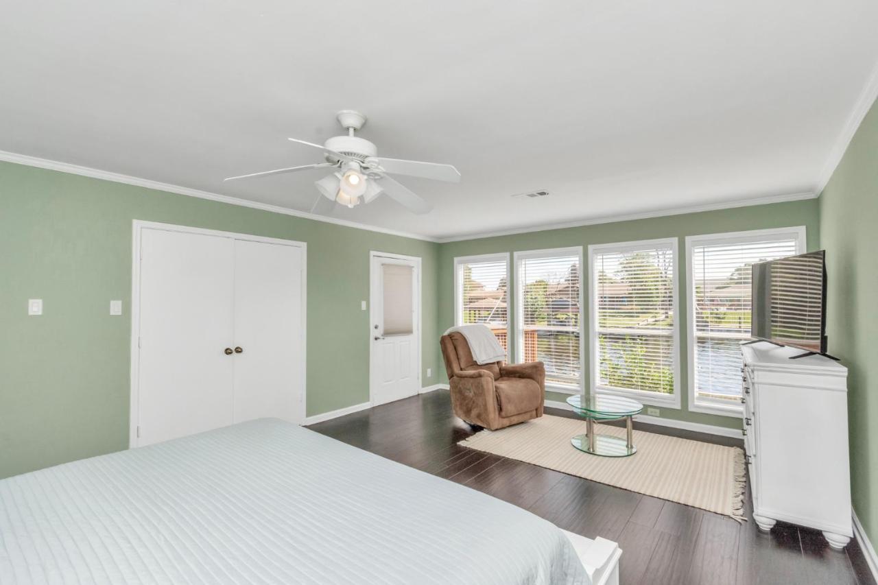 Beauty On The Water! Lake House Near The Beaches! Galveston Exteriér fotografie